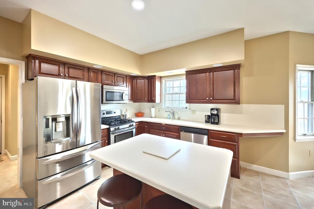 2337 WEDGEWOOD WAY