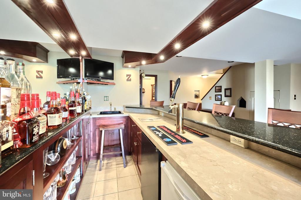 2337 WEDGEWOOD WAY