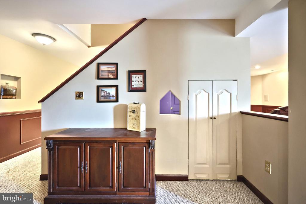 2337 WEDGEWOOD WAY