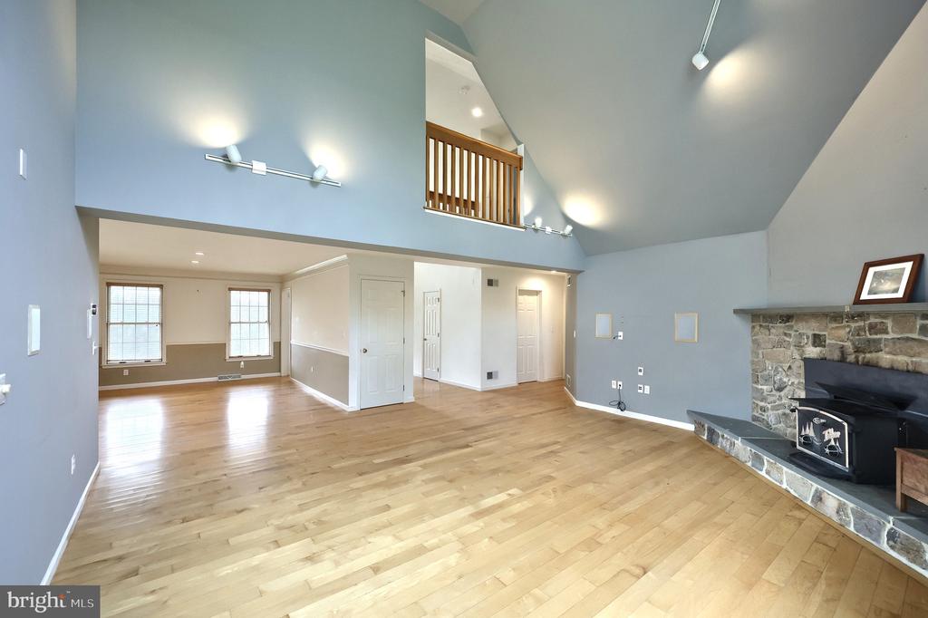 101 FAIRFAX DR.