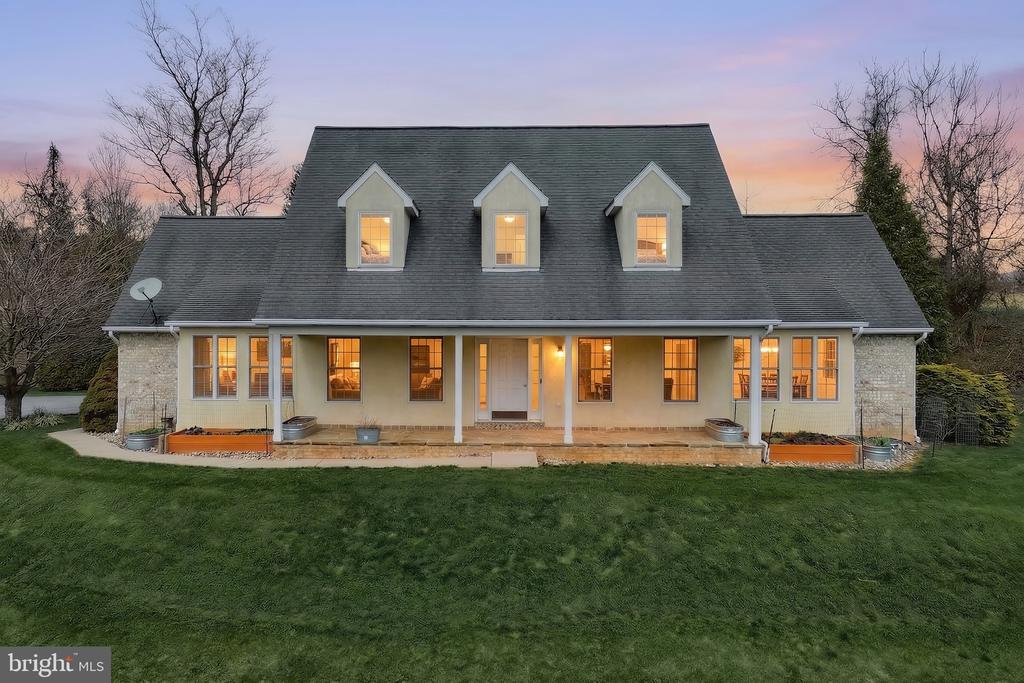 101 FAIRFAX DR.