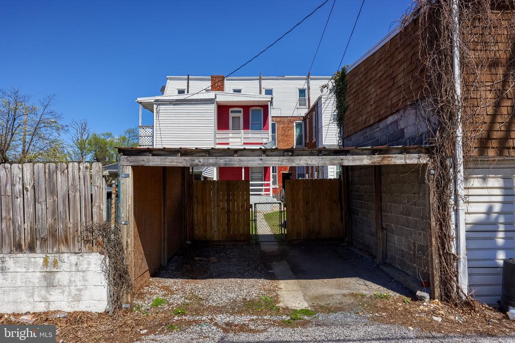 702 YORK STREET