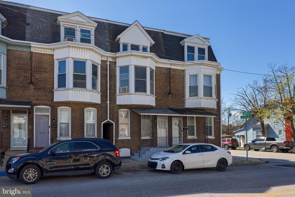 702 YORK STREET