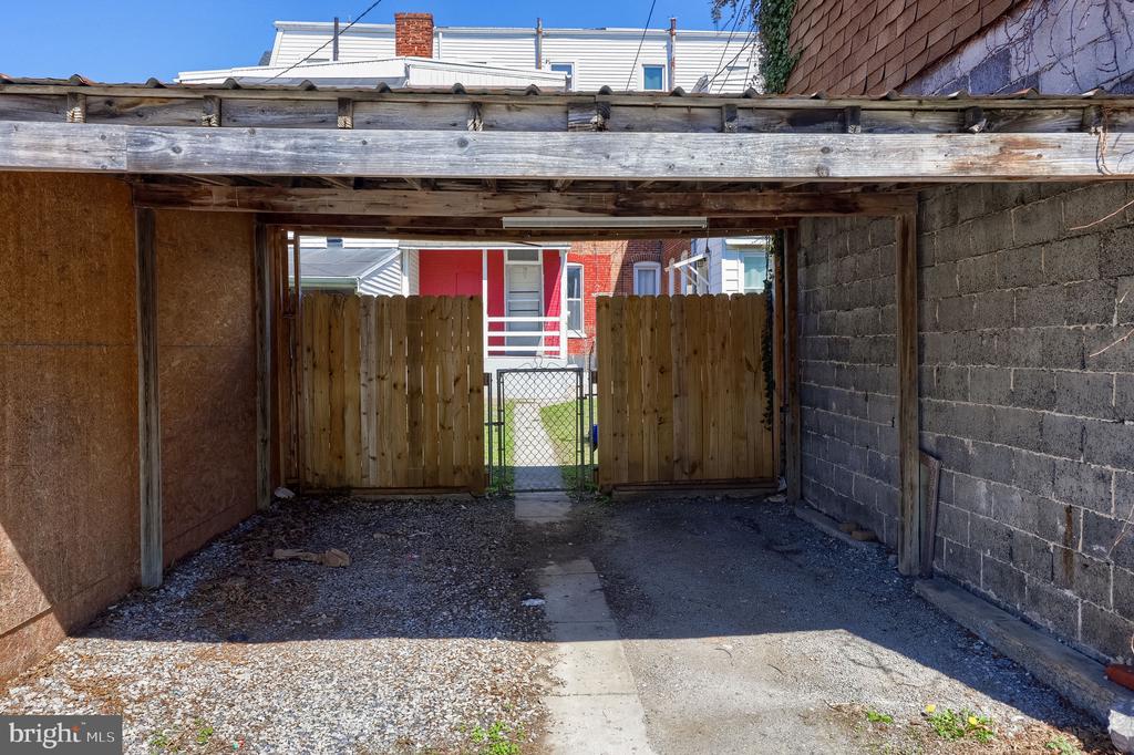 702 YORK STREET