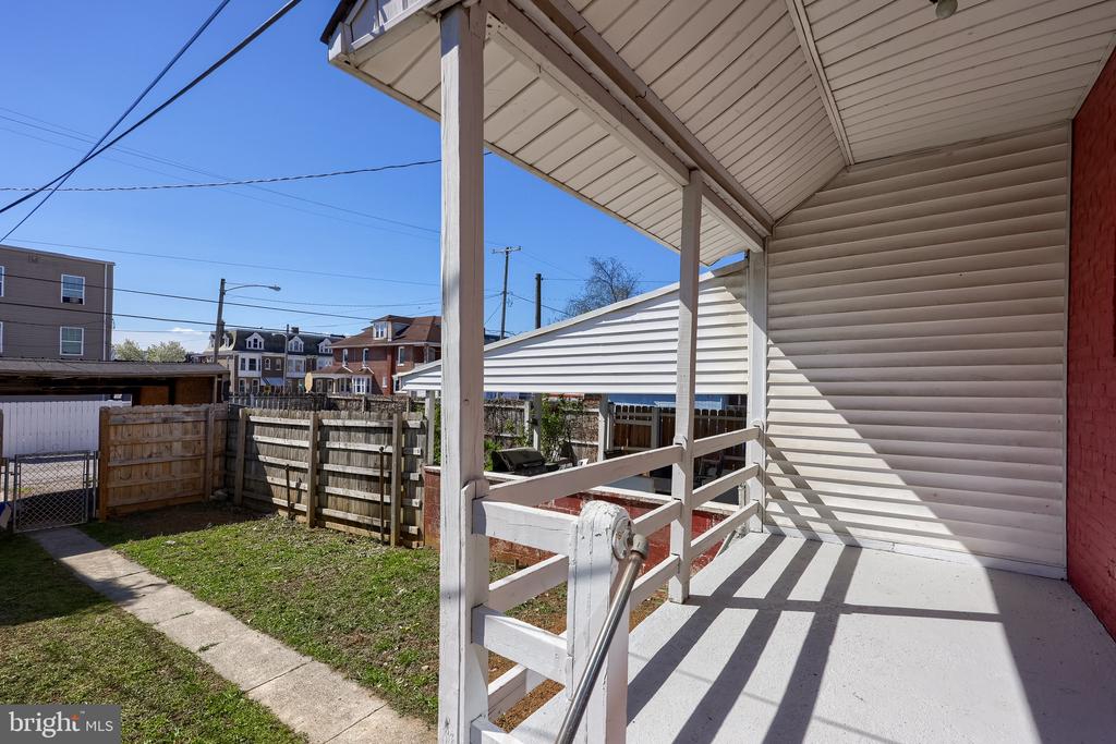 702 YORK STREET