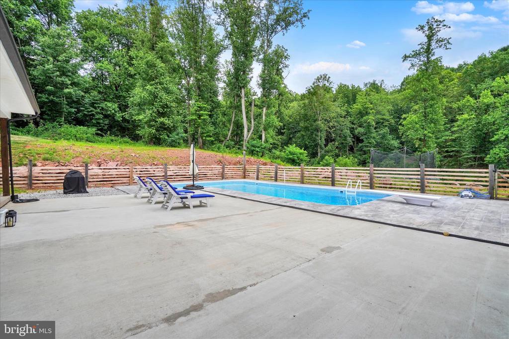 911 N CIRCLE DRIVE