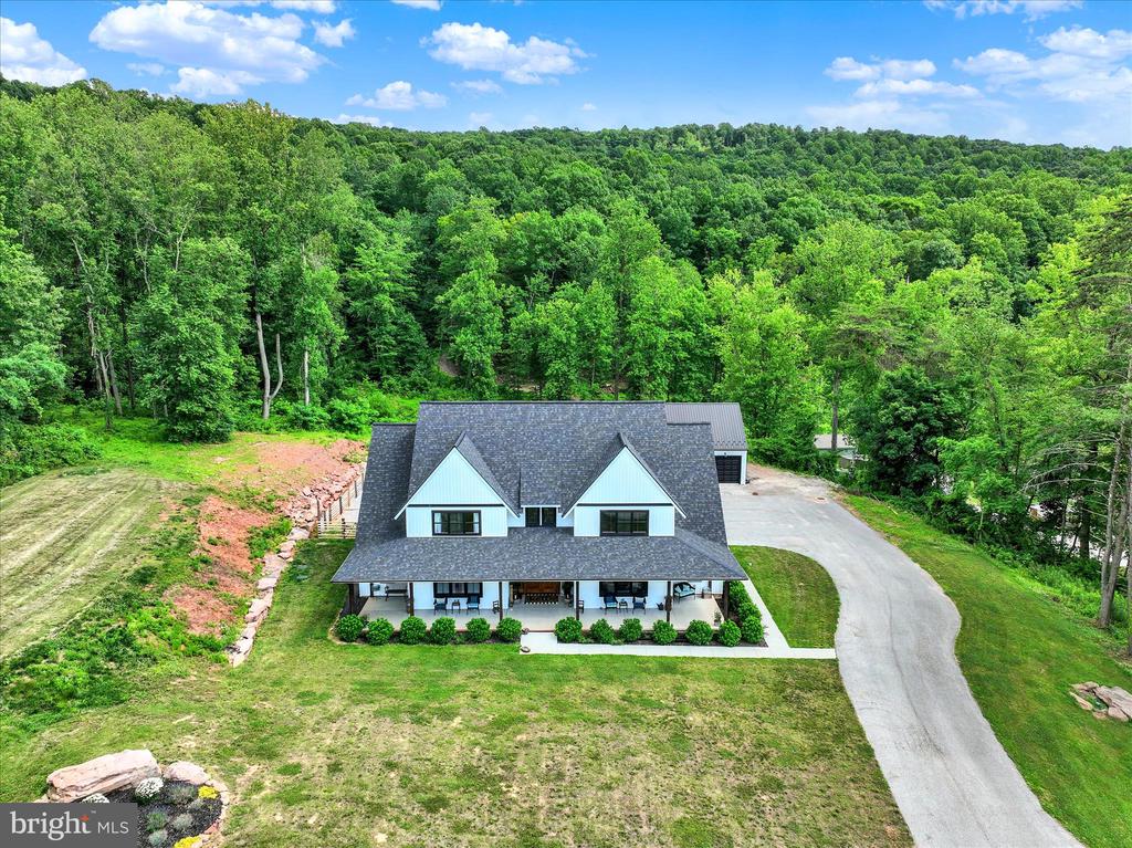 911 N CIRCLE DRIVE