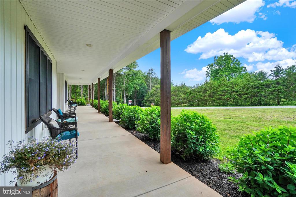 911 N CIRCLE DRIVE