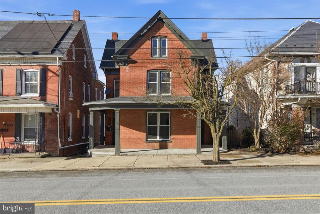 305 W BROADWAY
