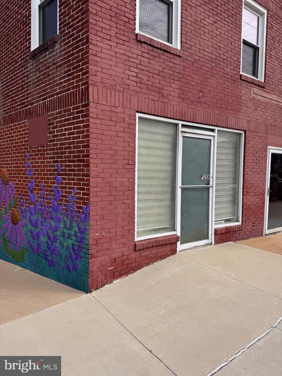 141 W BROADWAY