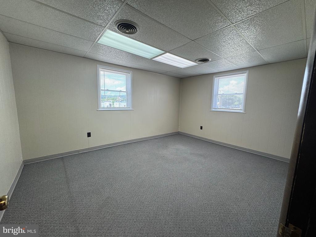 4 KENT ROAD