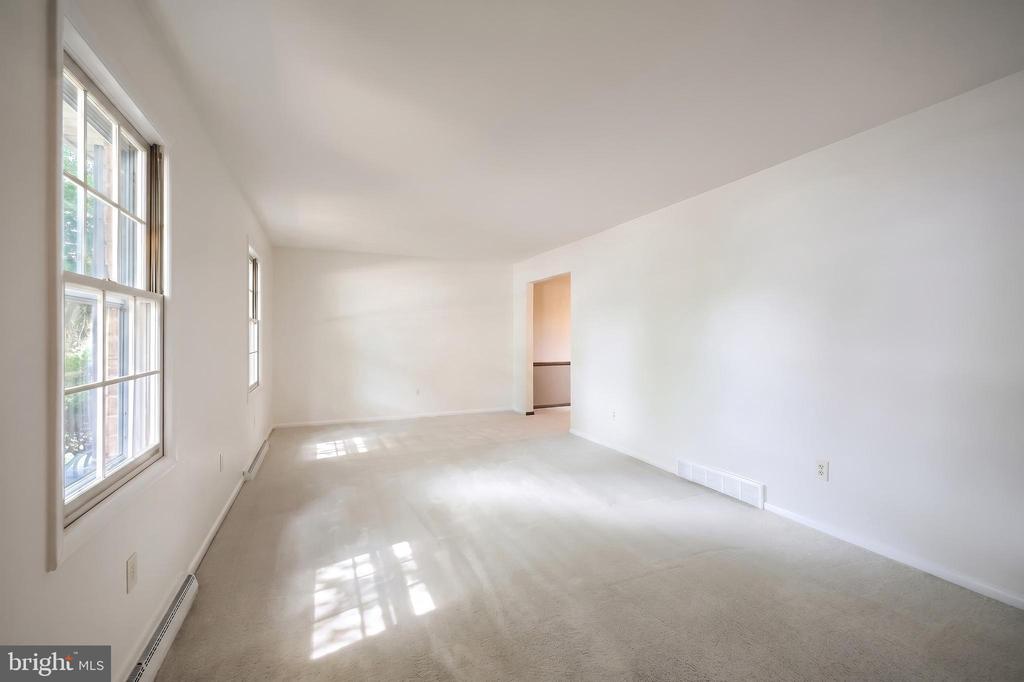 2156 SOUTHBROOK DRIVE