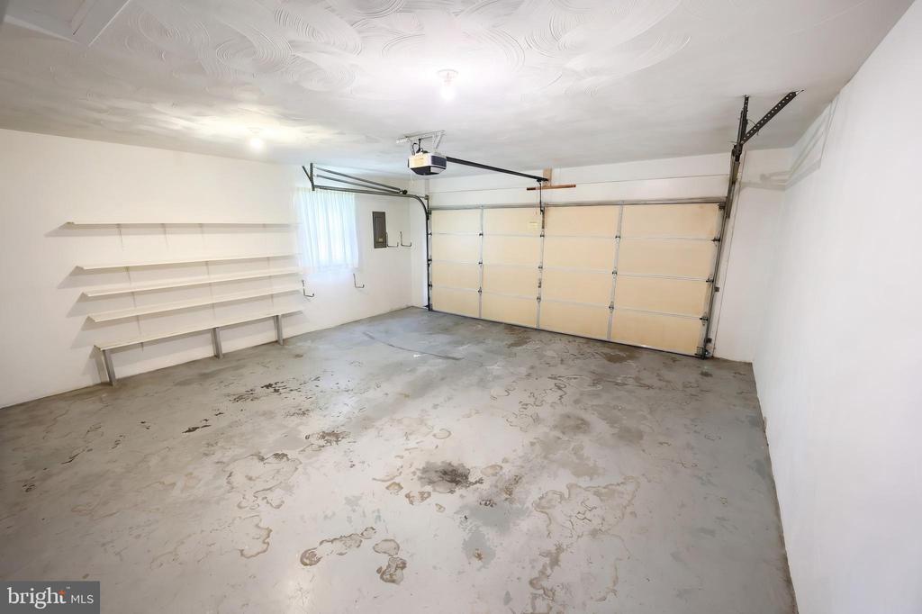 2156 SOUTHBROOK DRIVE