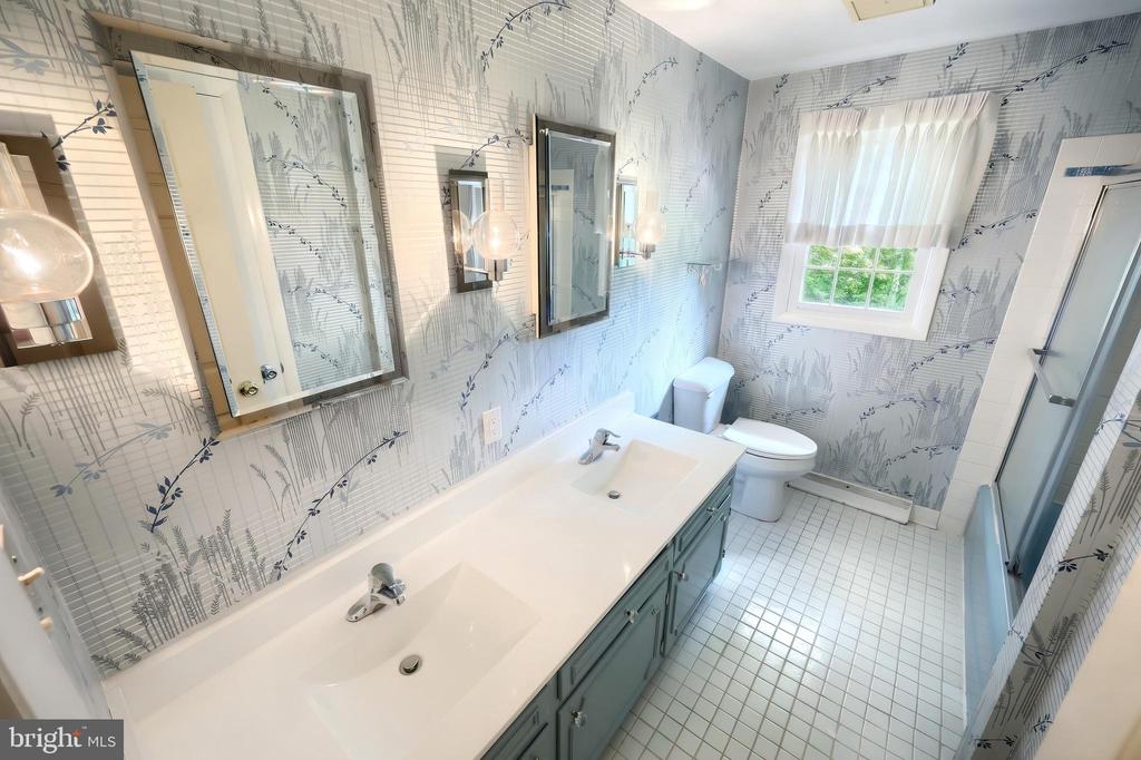 2156 SOUTHBROOK DRIVE