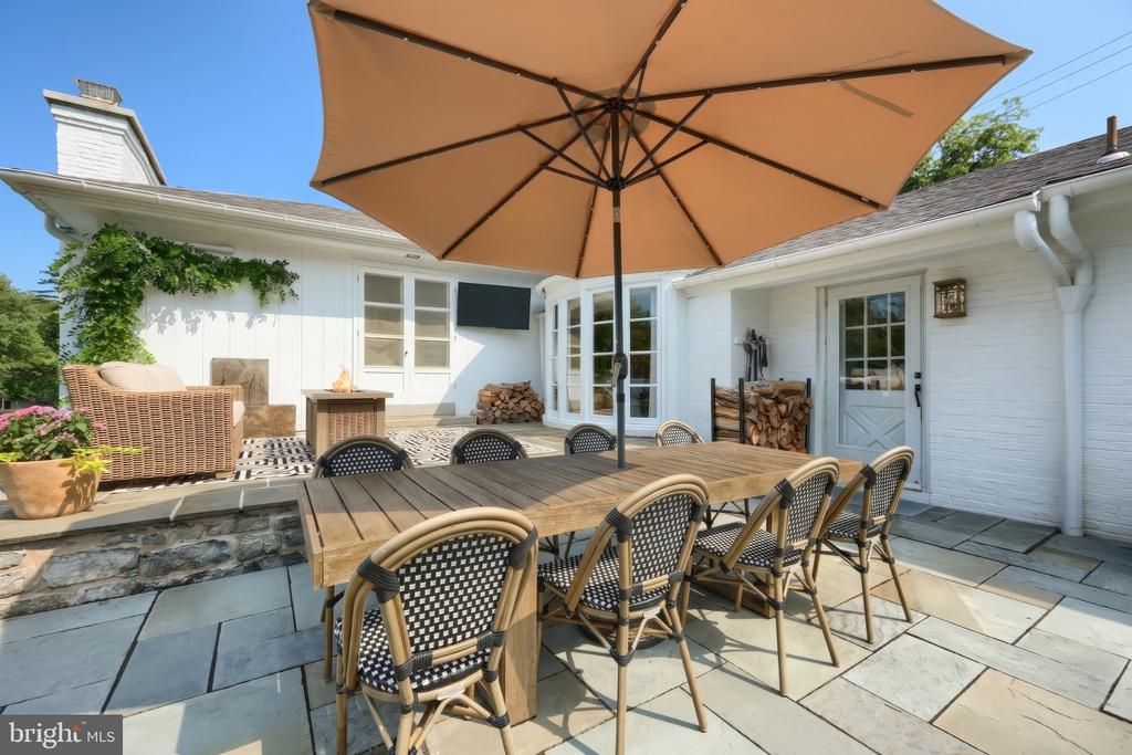 1366 SLEEPY HOLLOW ROAD
