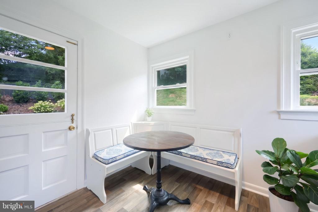 1366 SLEEPY HOLLOW ROAD