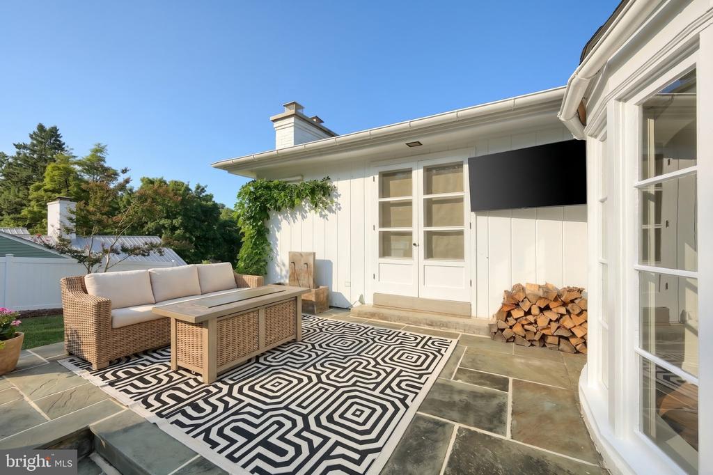 1366 SLEEPY HOLLOW ROAD