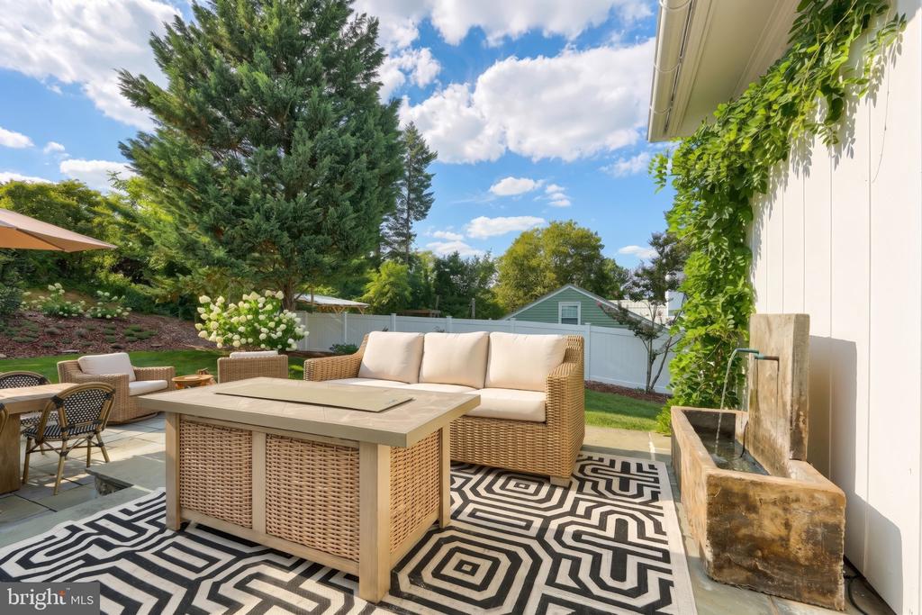 1366 SLEEPY HOLLOW ROAD