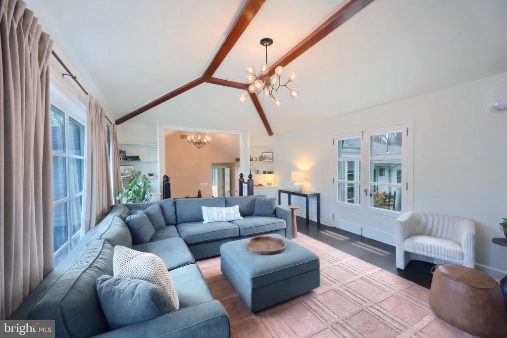1366 SLEEPY HOLLOW ROAD