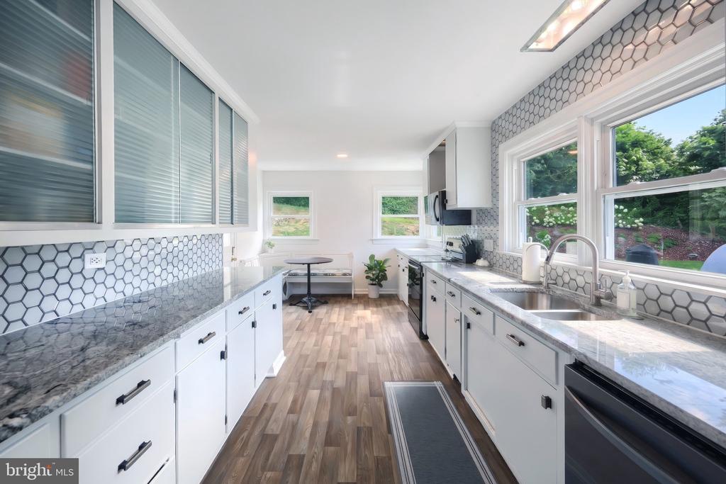 1366 SLEEPY HOLLOW ROAD