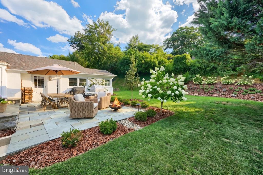 1366 SLEEPY HOLLOW ROAD