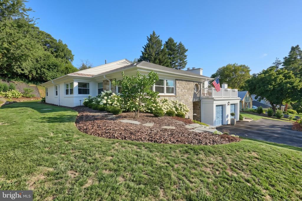 1366 SLEEPY HOLLOW ROAD