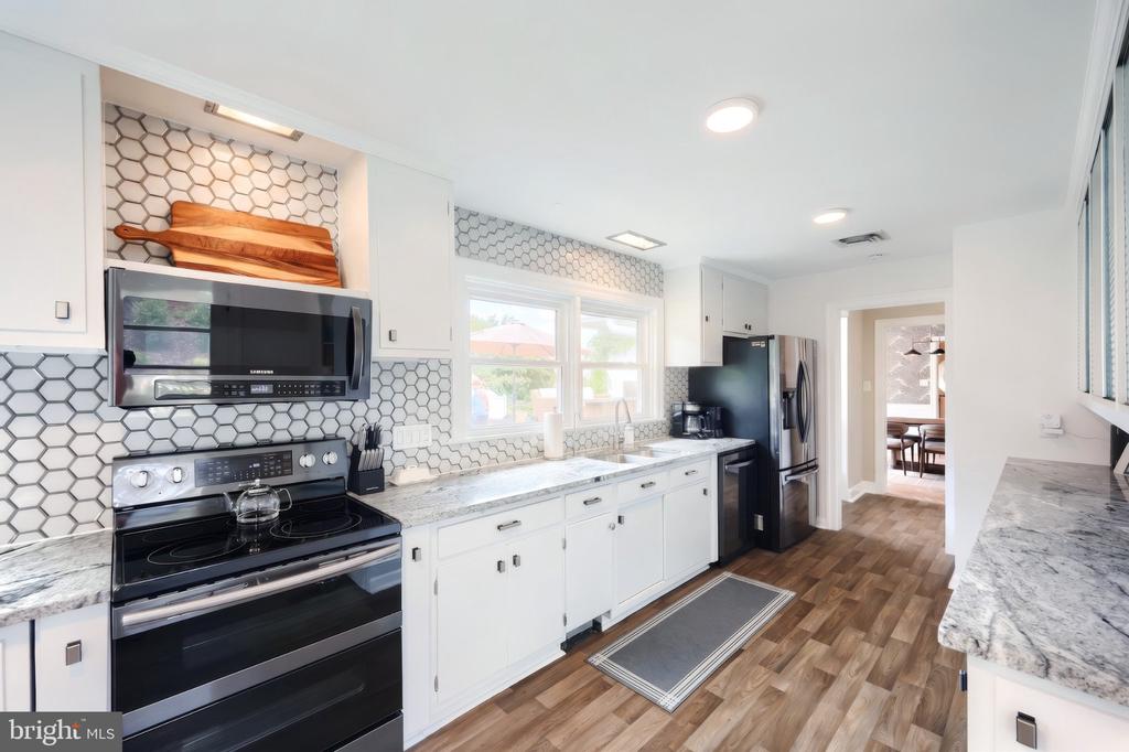 1366 SLEEPY HOLLOW ROAD