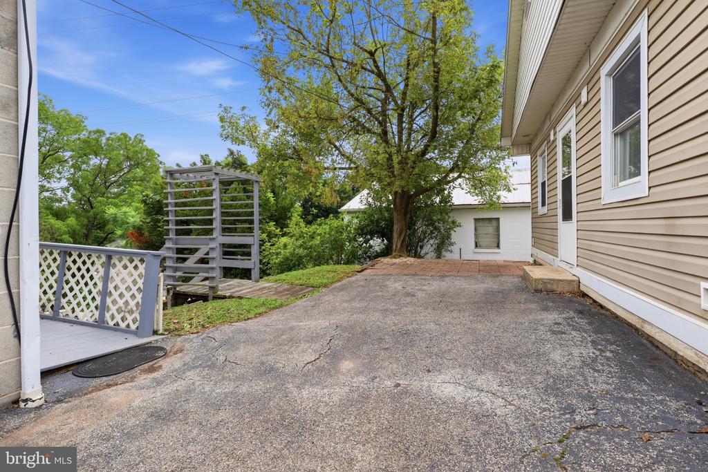 430 HYKES MILL ROAD