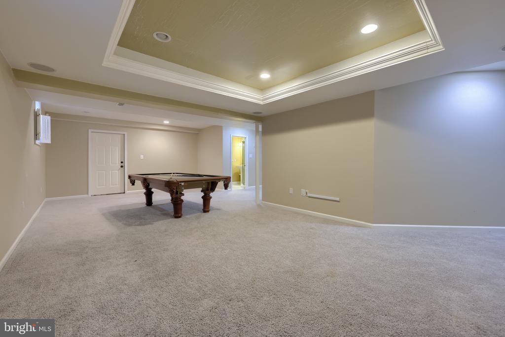 1404 FARM CROSS WAY