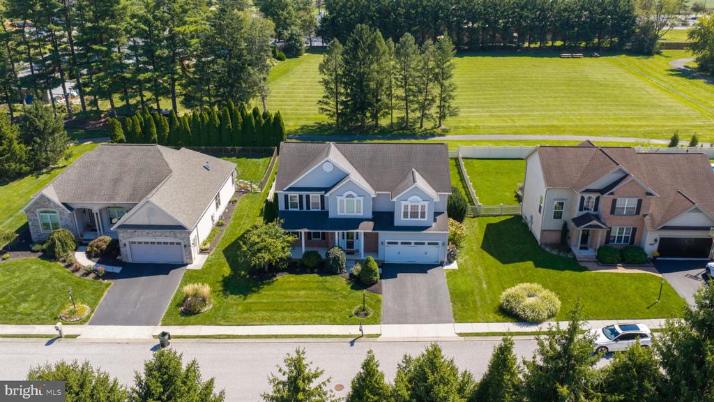 1404 FARM CROSS WAY