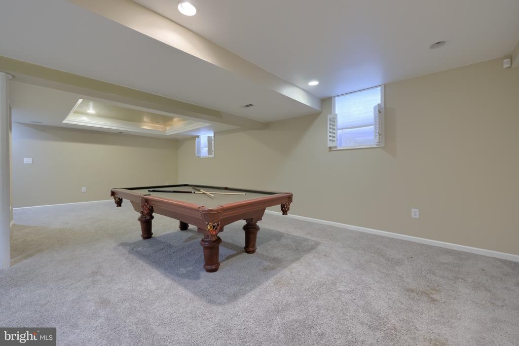 1404 FARM CROSS WAY