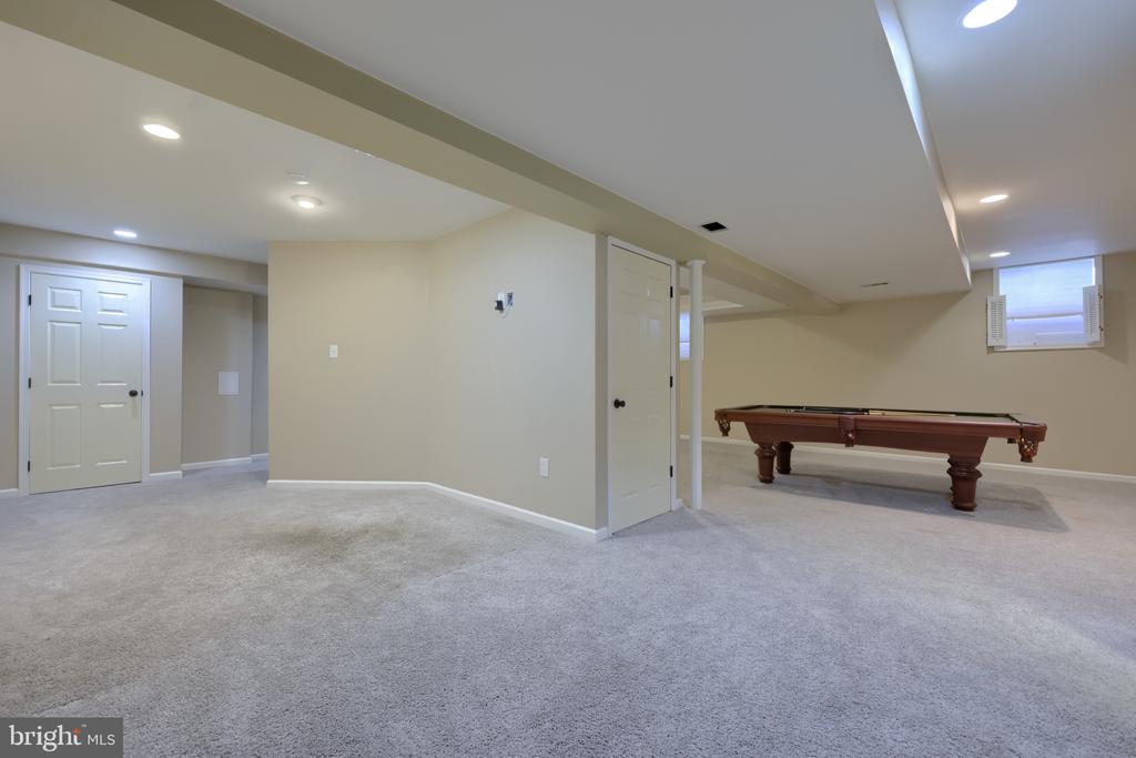 1404 FARM CROSS WAY