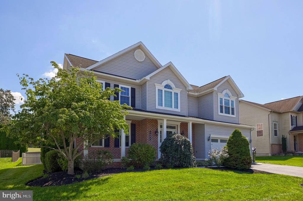 1404 FARM CROSS WAY