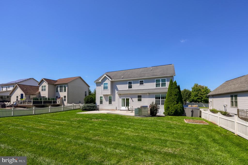 1404 FARM CROSS WAY