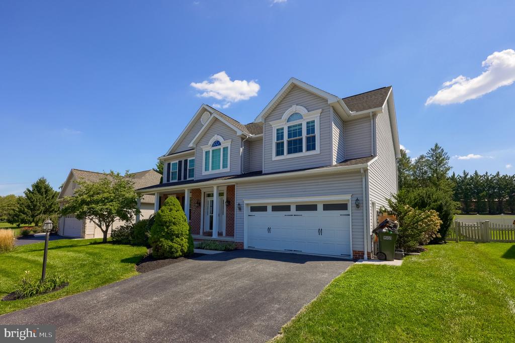 1404 FARM CROSS WAY