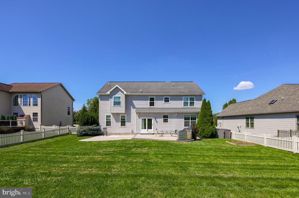 1404 FARM CROSS WAY