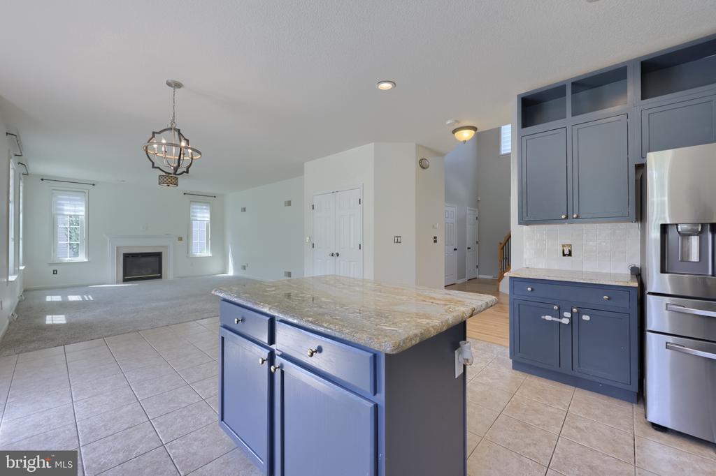 1404 FARM CROSS WAY
