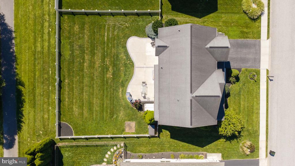 1404 FARM CROSS WAY
