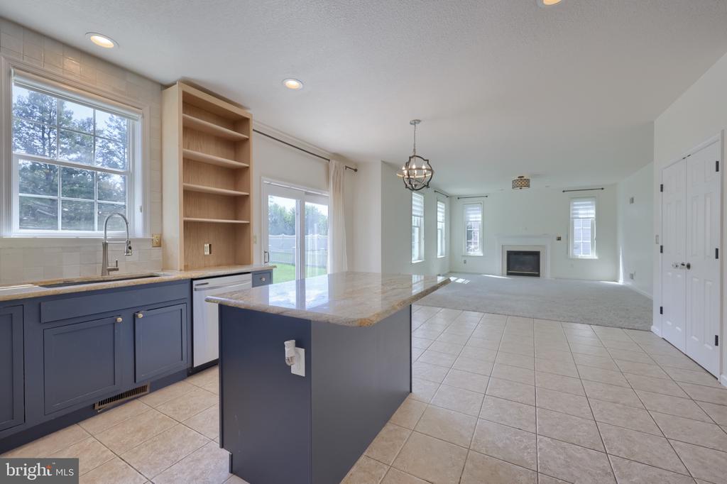 1404 FARM CROSS WAY
