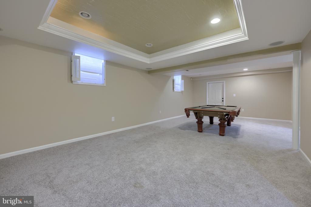 1404 FARM CROSS WAY