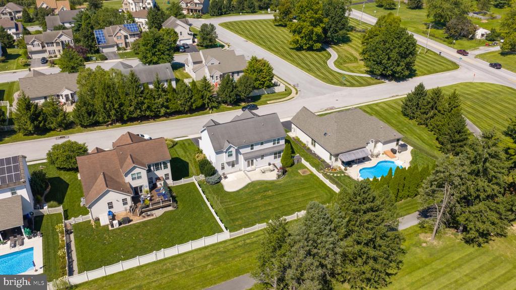 1404 FARM CROSS WAY