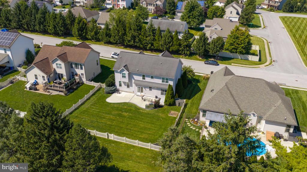 1404 FARM CROSS WAY