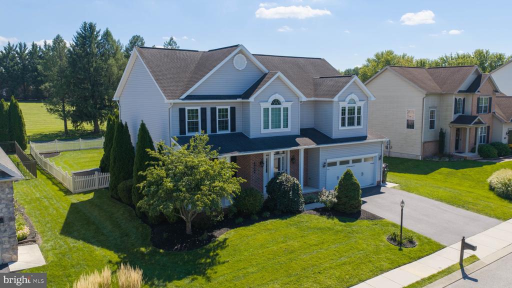 1404 FARM CROSS WAY
