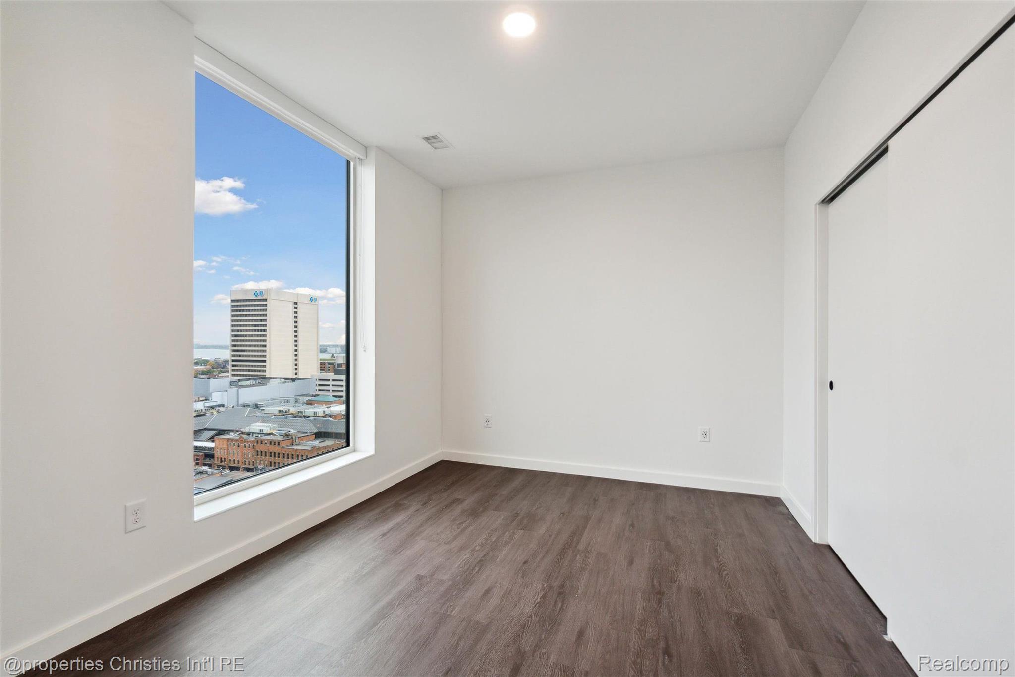 330 GRATIOT Avenue 1501