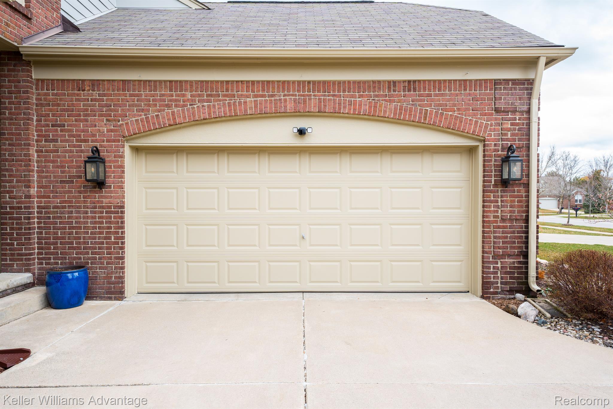 16589 Cottonwood Court