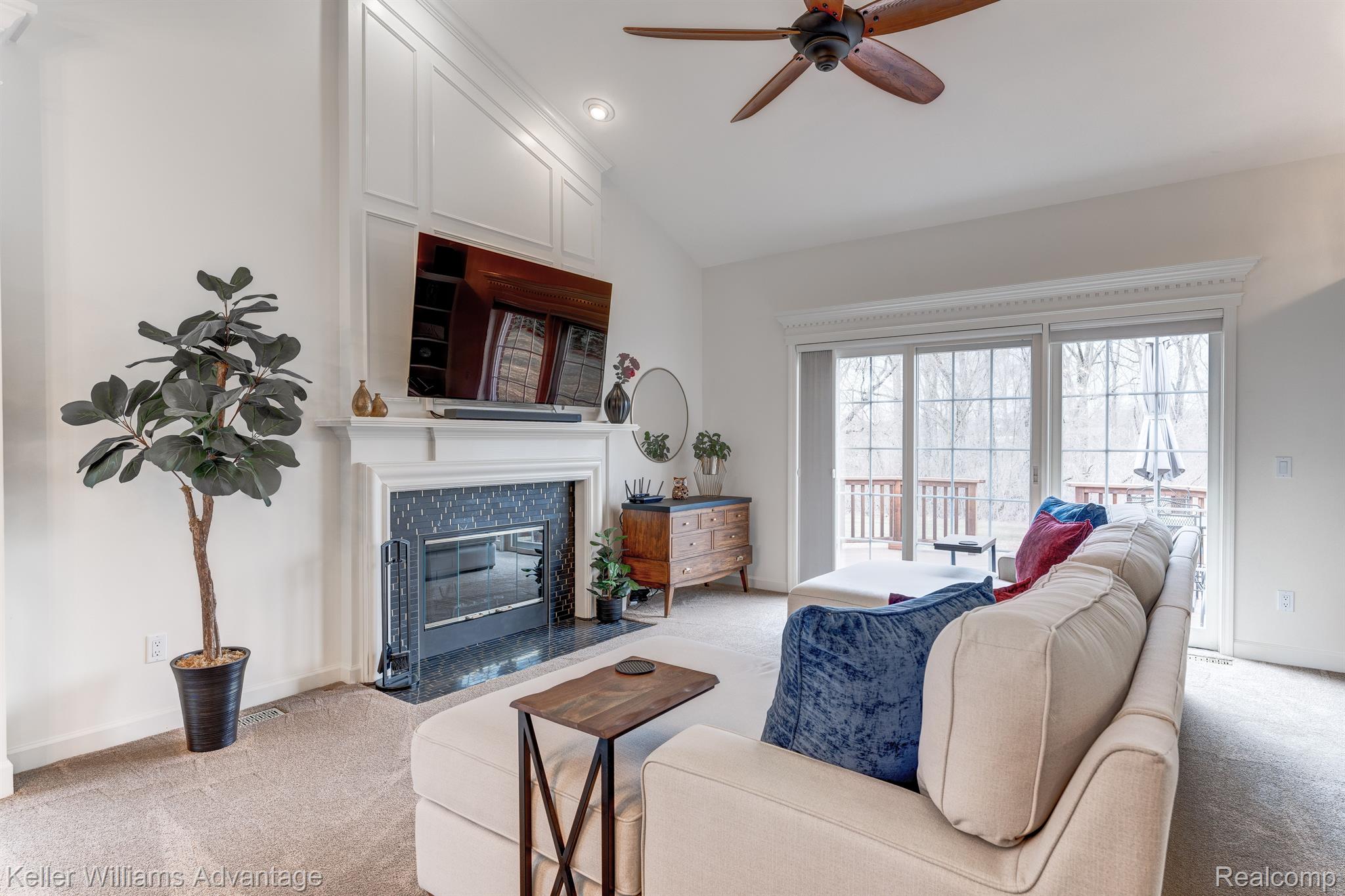 16589 Cottonwood Court