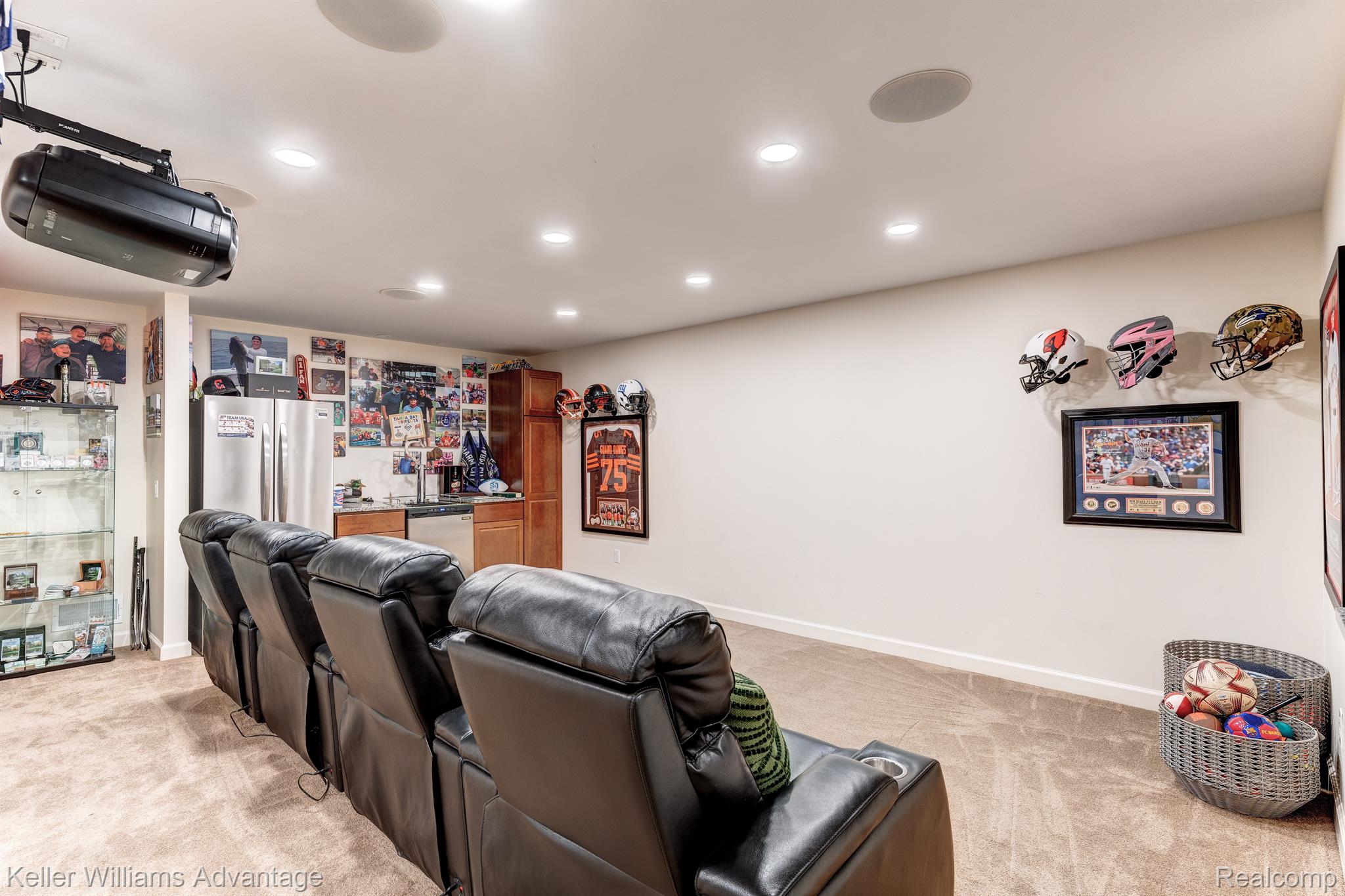 16589 Cottonwood Court
