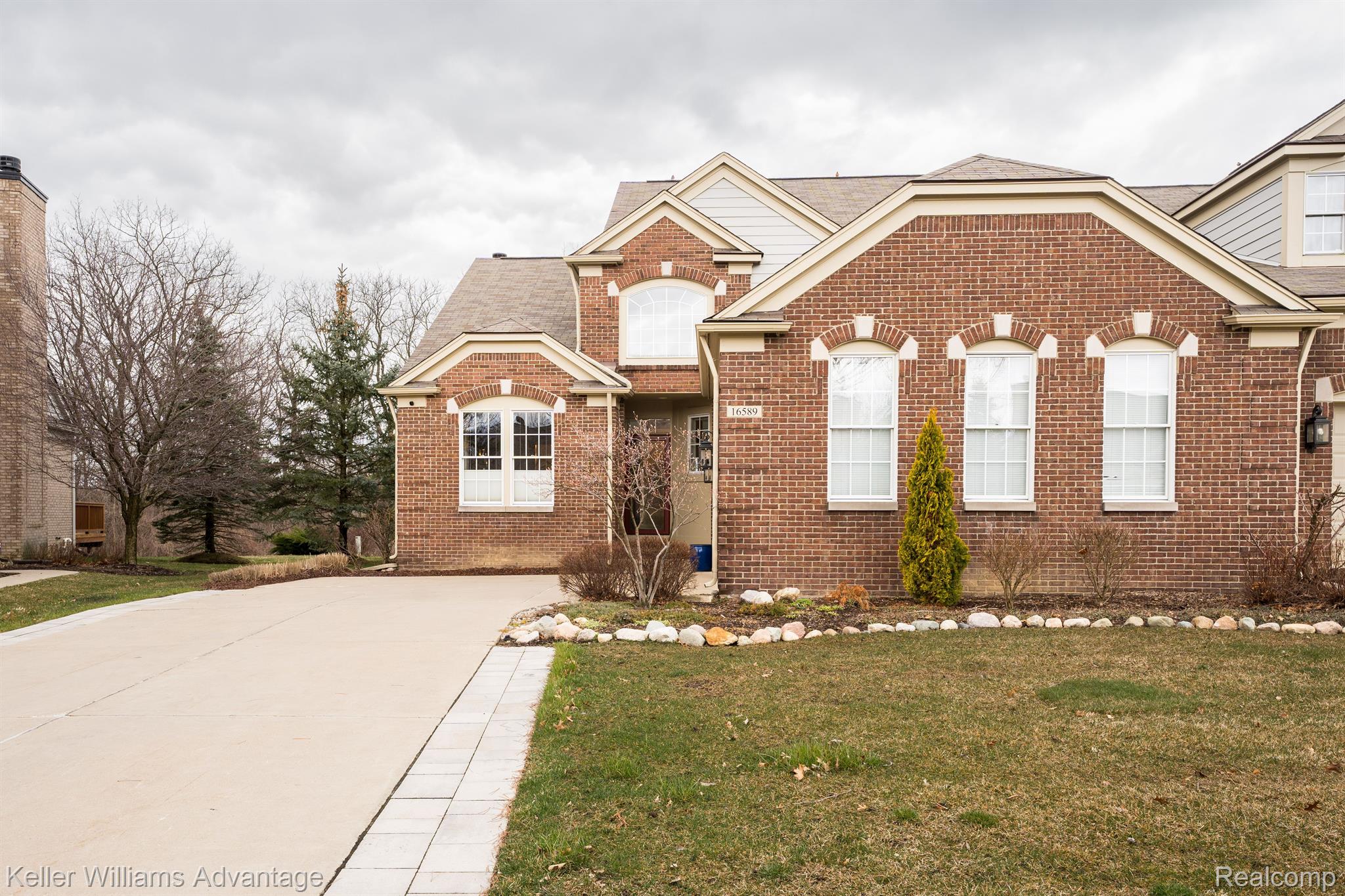 16589 Cottonwood Court