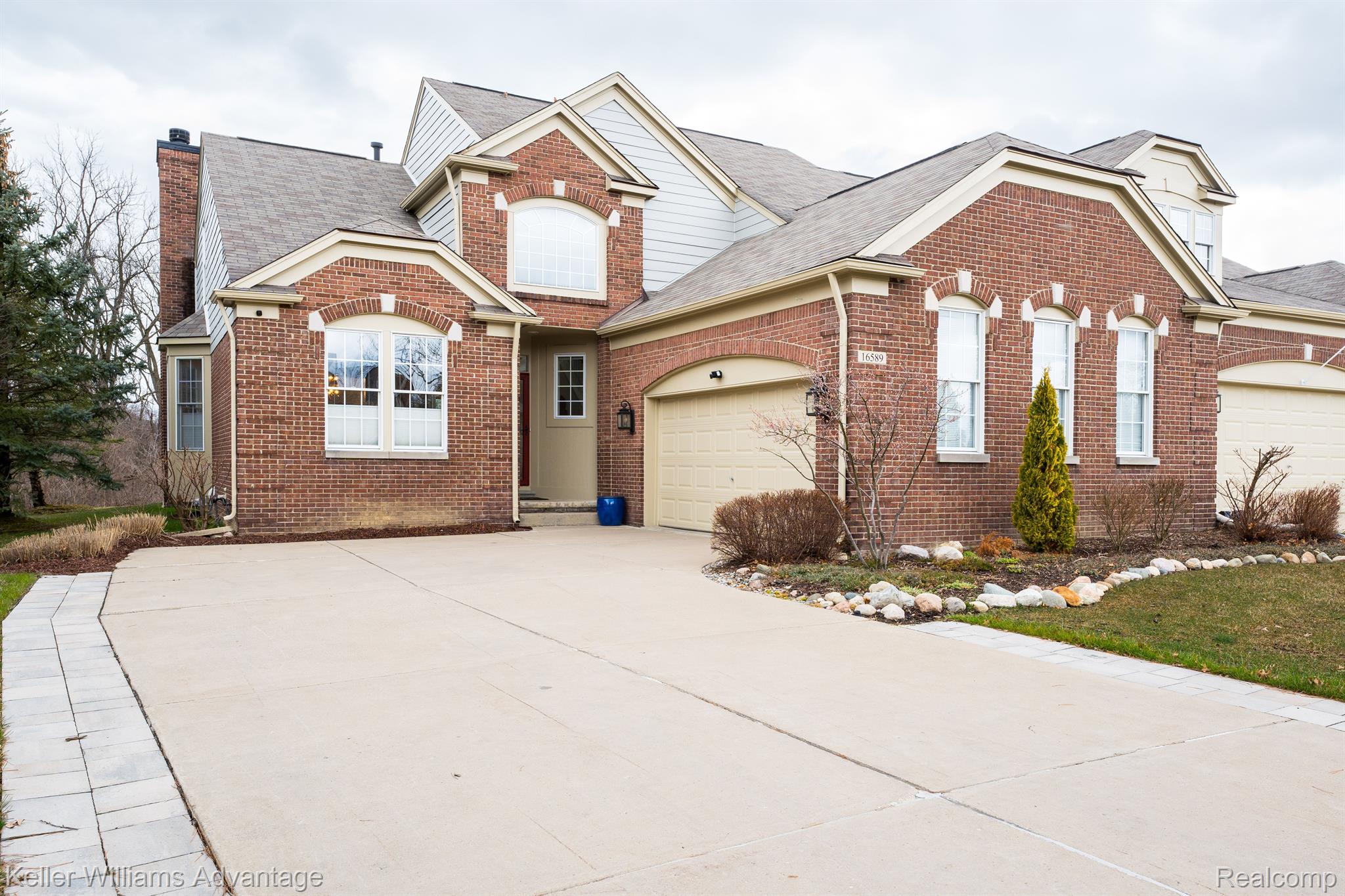 16589 Cottonwood Court
