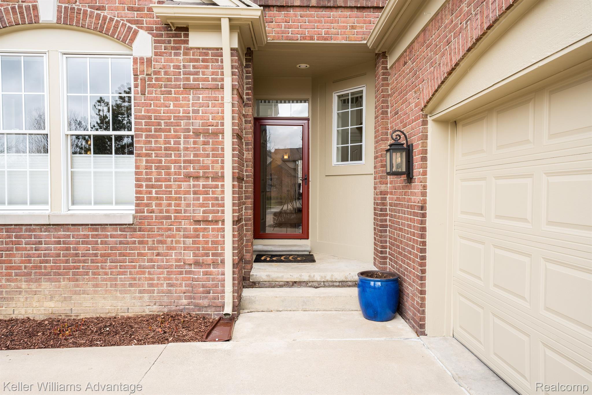 16589 Cottonwood Court